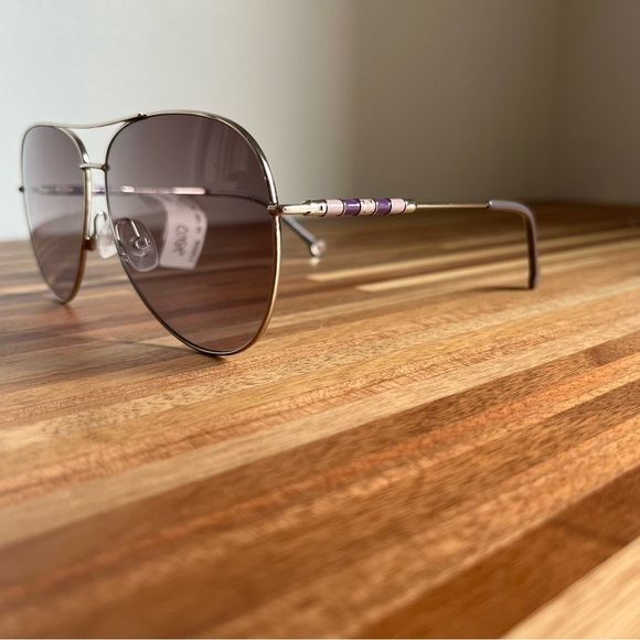 NWT Carolina Herrera Aviator Sunglasses with case - Picture 3 of 8